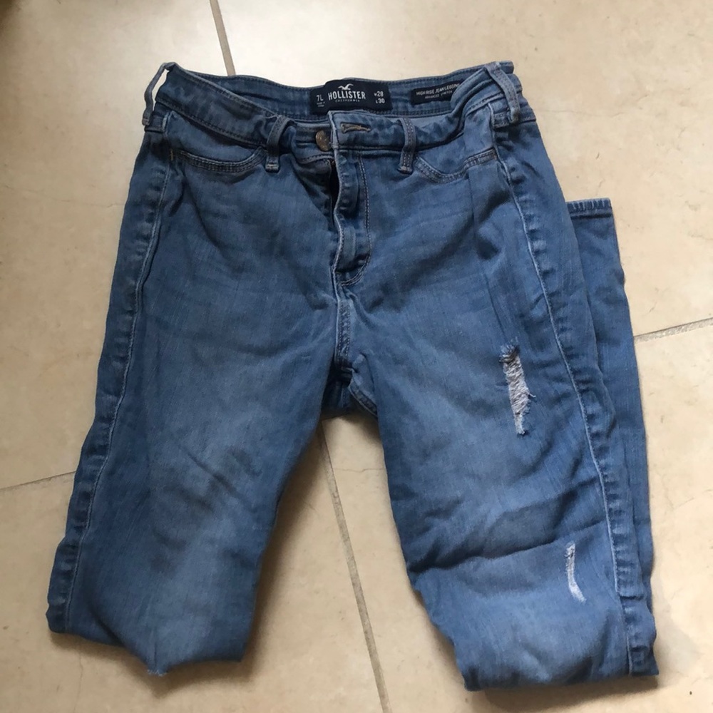 HOLLISTER HIGH RISE JEAN LEGGING RIPPED 
(7L W28 L30)
